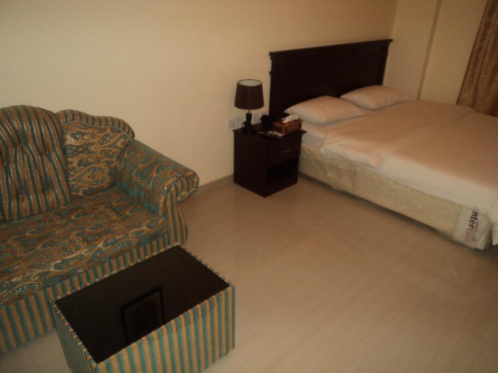 Taj Al Arab Hotel Al Buraimi Room photo